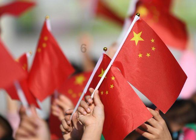 老公带着孩子去跟他前妻给孩子过生日不告诉现任妻子这正常吗？游戏画面
